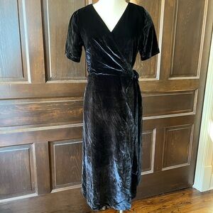 Ann Taylor Size 6 Black Velvet Wrap Dress NWT Short Sleeve V-Neck Cocktail